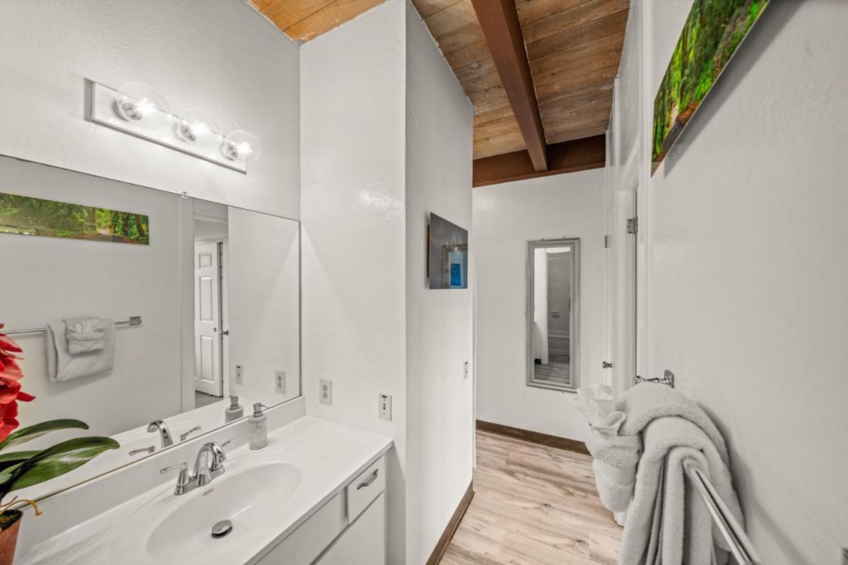 Newly Upgraded 1Br Unit Near Beach Max Of 5 Guests Kailua-Kona Exteriör bild