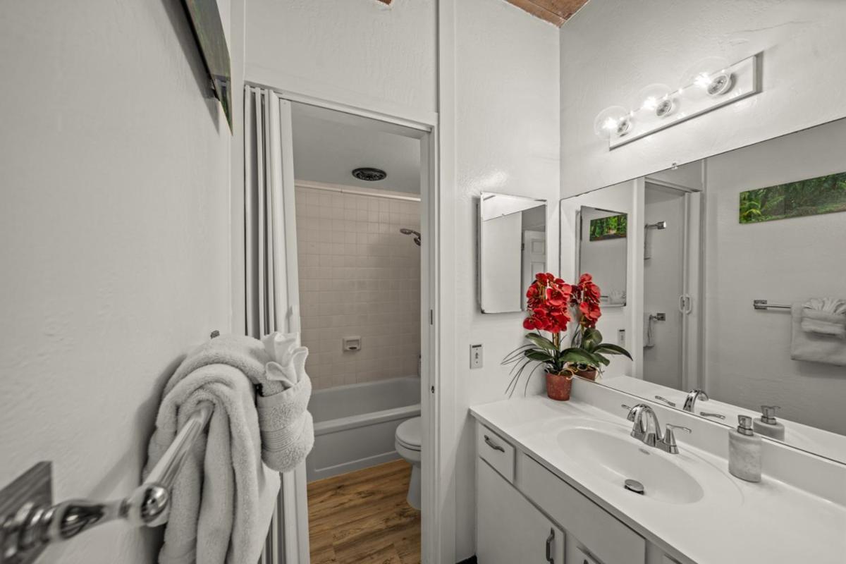 Newly Upgraded 1Br Unit Near Beach Max Of 5 Guests Kailua-Kona Exteriör bild